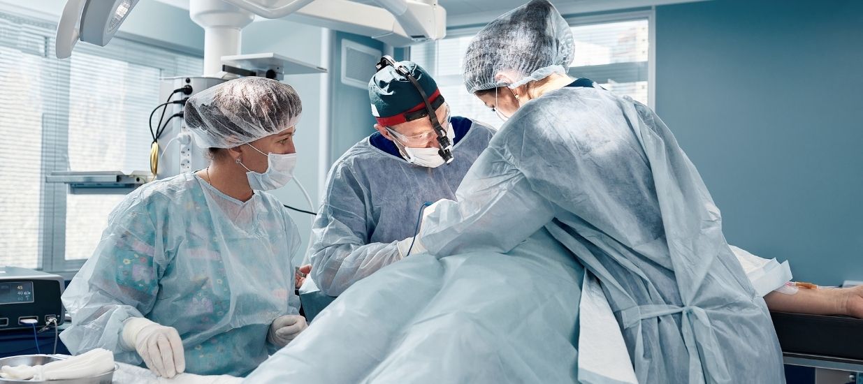 Kalp Carpintisi tedavisi yontemlerinden biri olan cerrahi Kalp Çarpıntısı (Aritmi) Nedir, Neden Olur ve Nasıl Geçer?